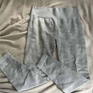 Gymshark Camouflage Leggings in Light Gray